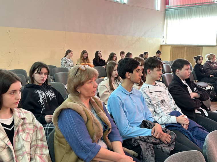 Встреча амбассадоров ГАПОУ СО «ЭПЭК» с обучающимися 9 - х классов.